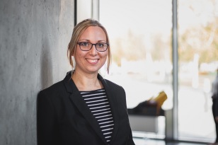 Dr. Annika Felix